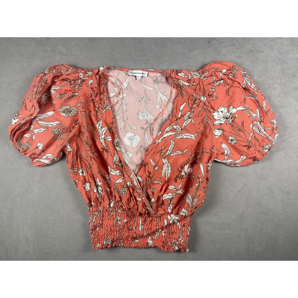 Cupcakes and Cashmere Floral Puff Sleeve Smocked Surplice Crop Top Coral S‎